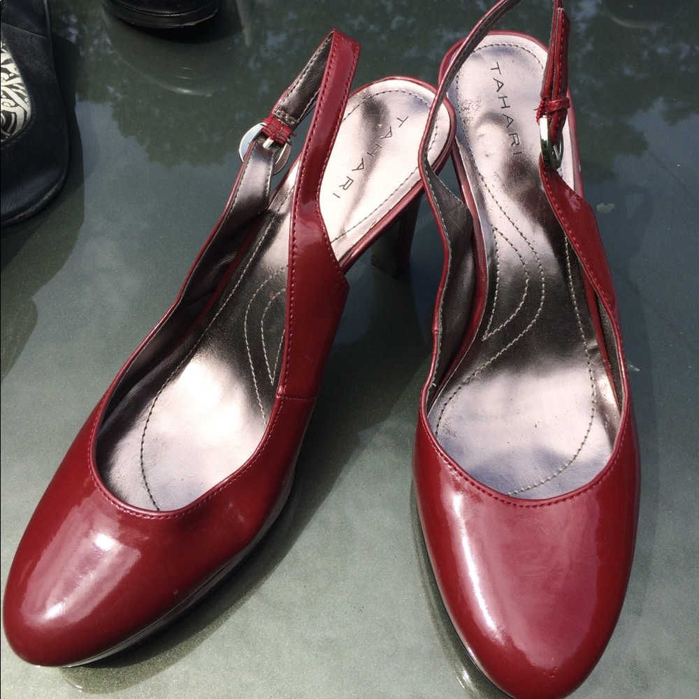 Tahari ruby red patent leather shoes